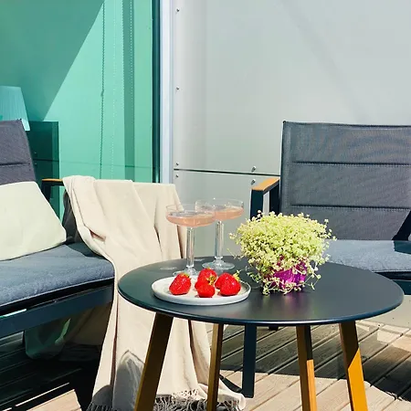 Lägenhet Heart With A Sunny Rooftop Terrace