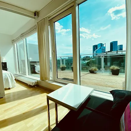 아파트 Heart With A Sunny Rooftop Terrace 탈린