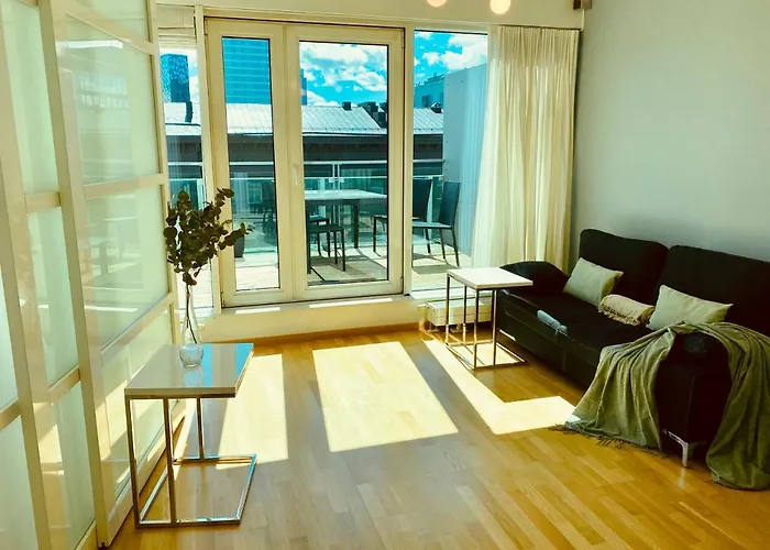 Heart With A Sunny Rooftop Terrace 탈린