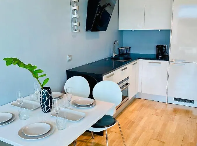 Heart With A Sunny Rooftop Terrace 아파트 탈린